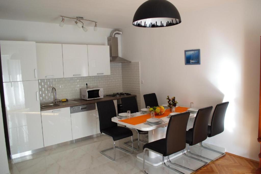 Yakov Free Public Parking And Balcony Apartment Zadar Exterior photo